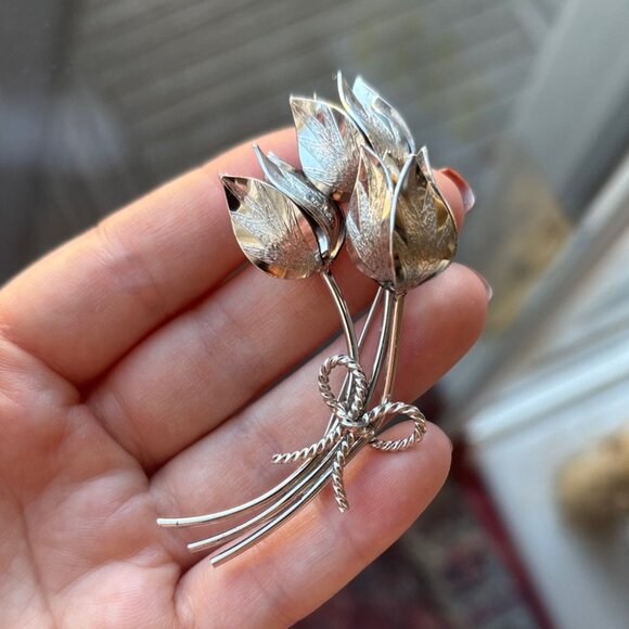 Bond Boyd 925 Sterling Tulip Bouquet Brooch 3D Flowers with Bow - Picture 2 of 10